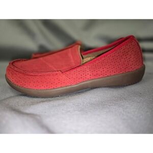 Women's Revitalign Red Suede Perforated Slip On Loafer Flats Shoes Size 9B
